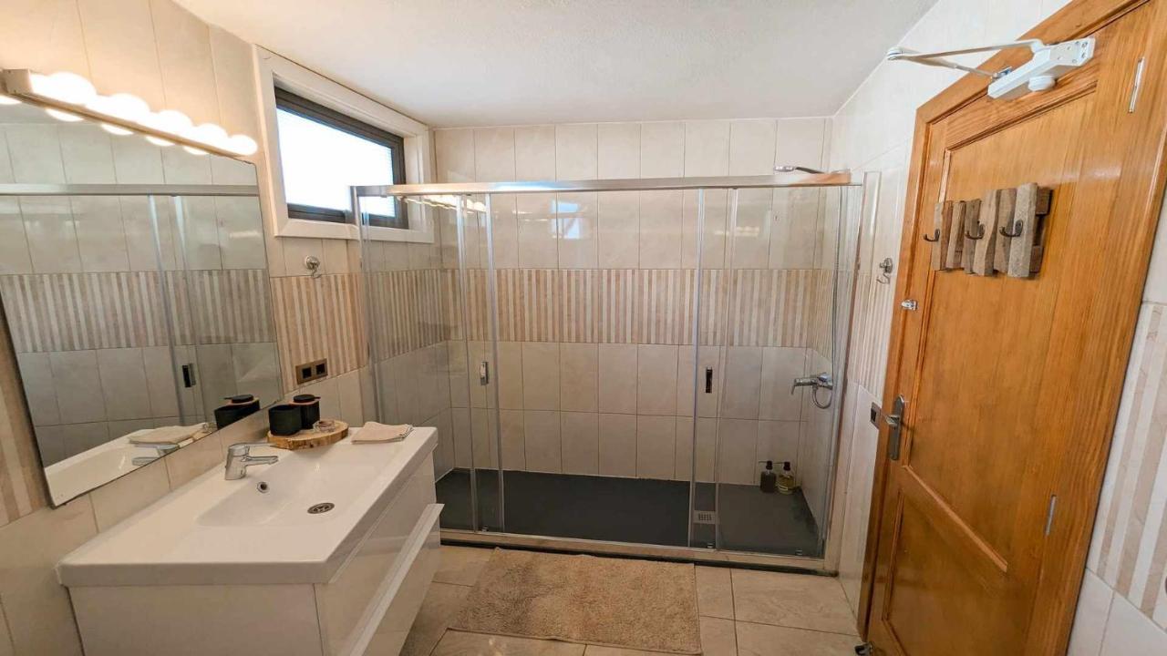 Bungalow Allende Famara Con Piscina Privada Y Ac Екстериор снимка