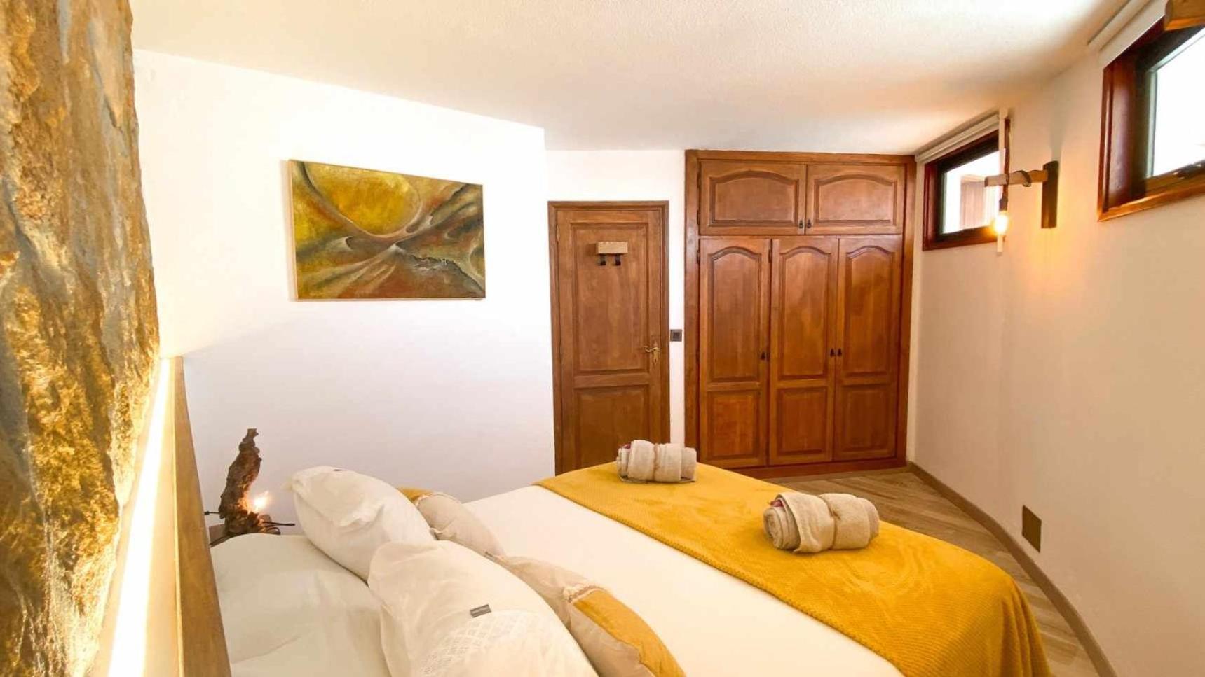 Bungalow Allende Famara Con Piscina Privada Y Ac Екстериор снимка