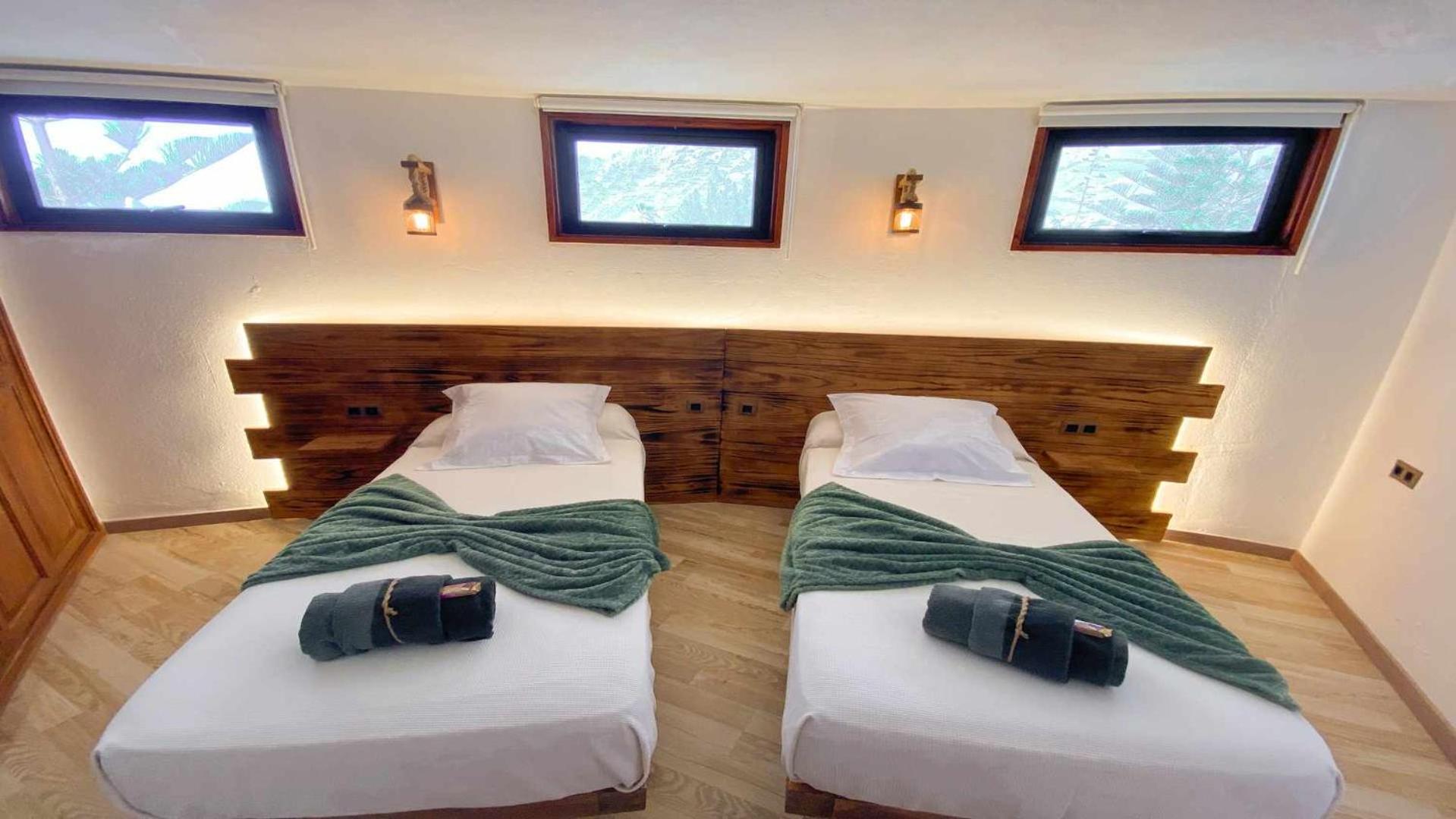Bungalow Allende Famara Con Piscina Privada Y Ac Екстериор снимка
