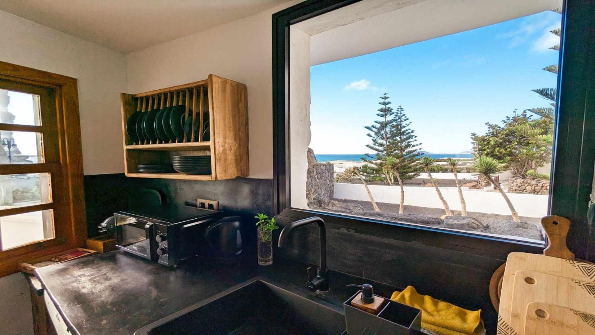 Bungalow Allende Famara Con Piscina Privada Y Ac Екстериор снимка